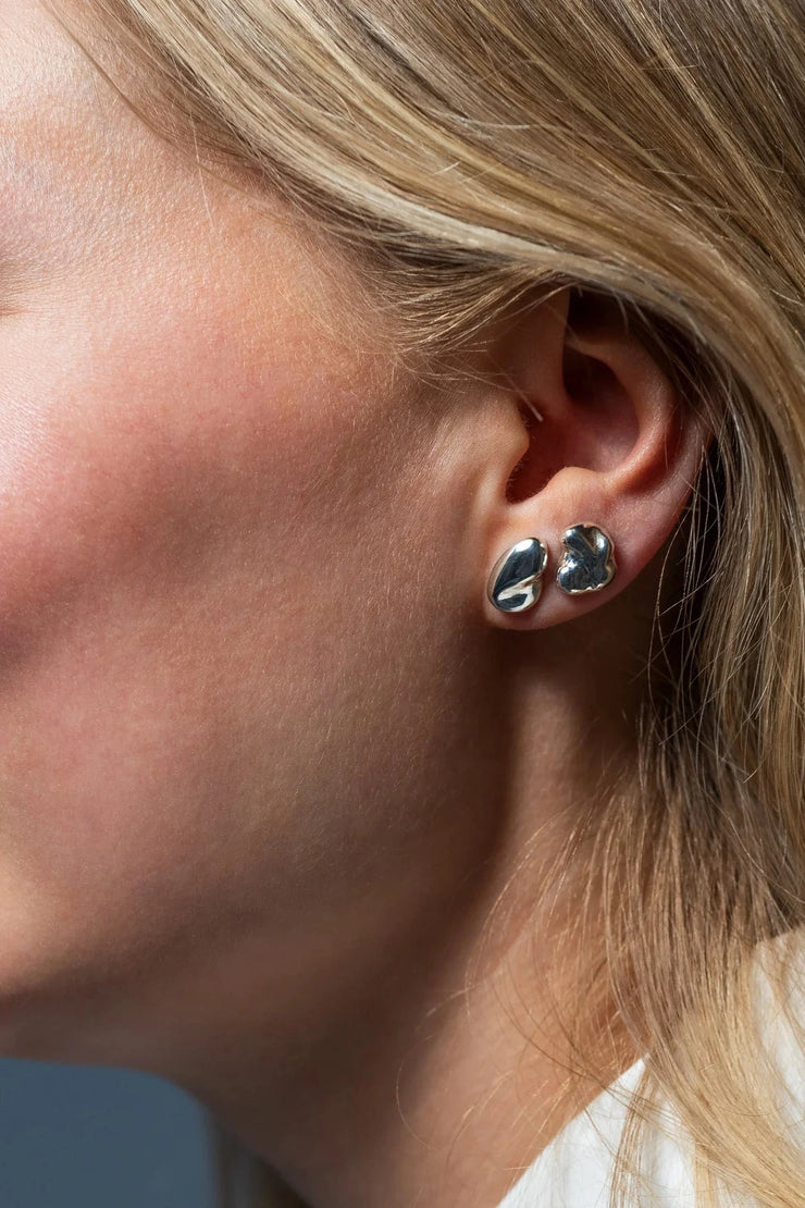 Séola atelier - Feuille stud earring